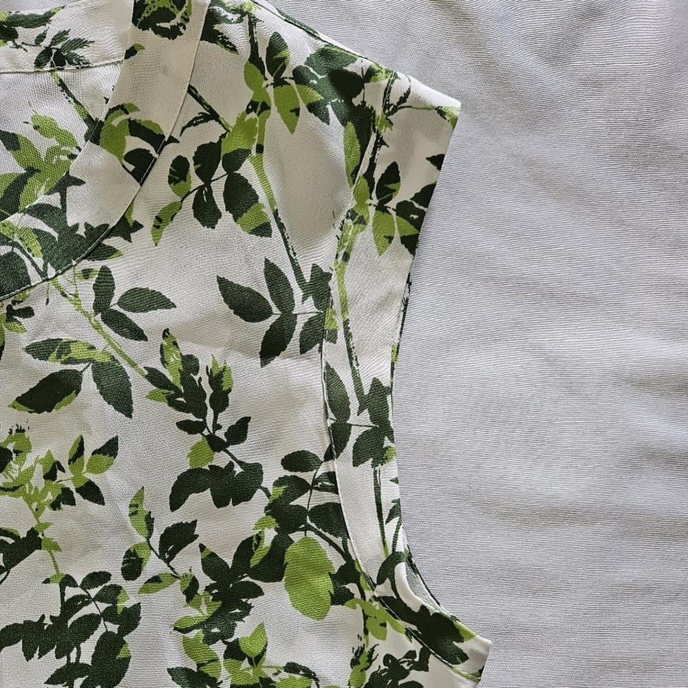 J.Crew Women's Leaf Patterned Sleeveless Top in Green and White Size S - Picture 3 of 7